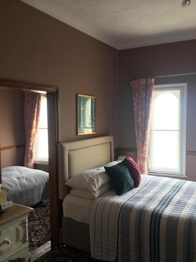 Regency House Bed & Breakfast Walton-on-the-Naze Exterior photo